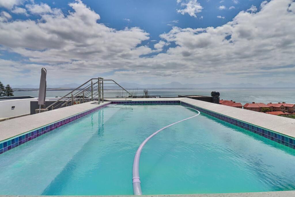101 Mossel Cove