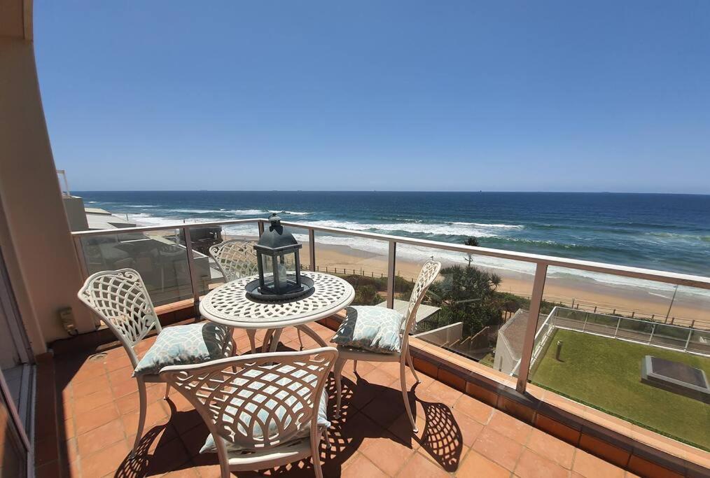 13 Glitter Bay 3 bedroom beach front sea view apartment