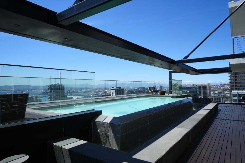 16 on Bree, Luxury Two bedroom Apartment