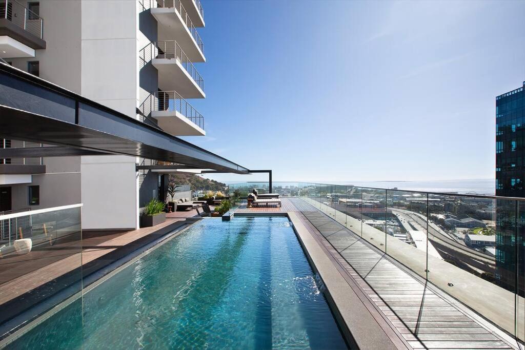 16onBree Apt with Balcony & Mountain Views 1411