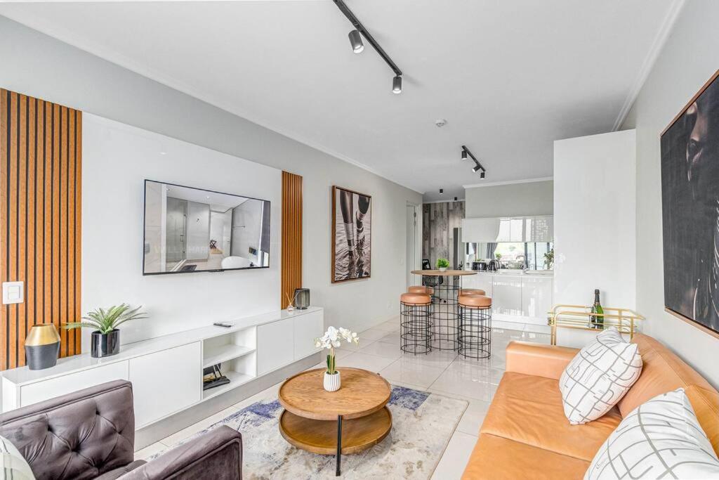 2 Bed Luxury Apartment, Ellipse, Waterfall