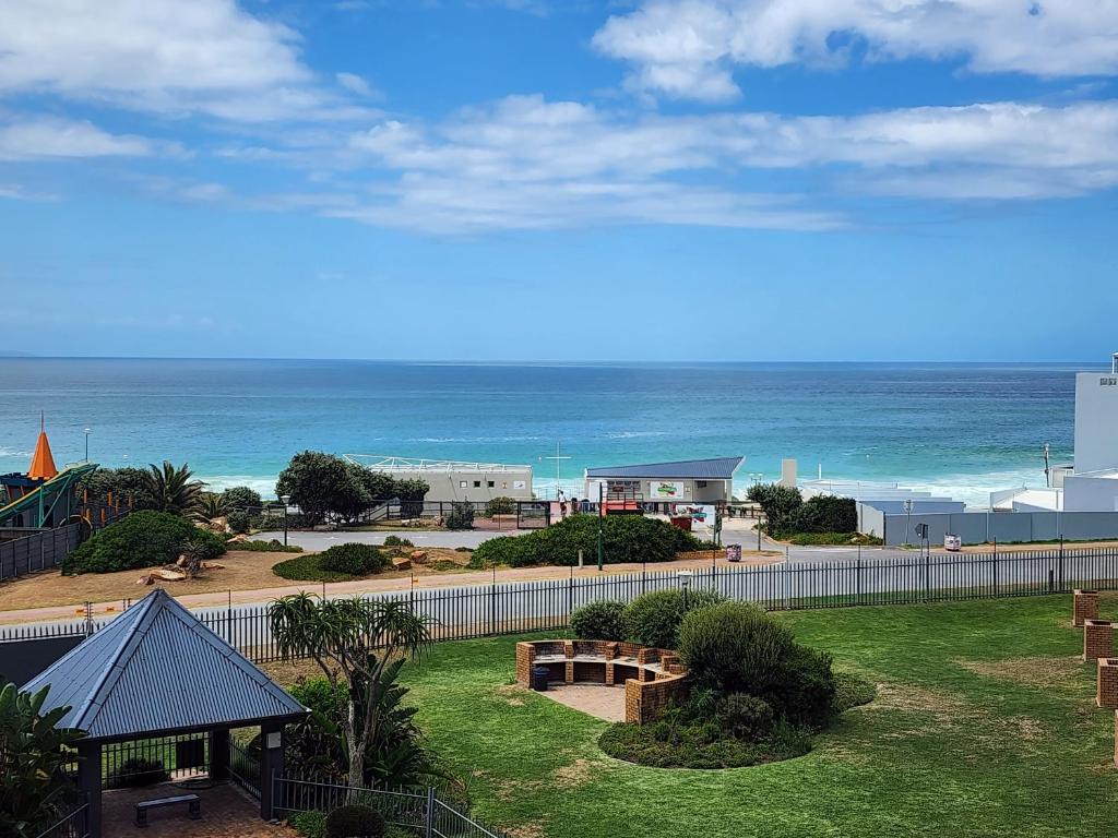 48 De Valle Diaz beach 2 bedroom beautiful sea view apartment!