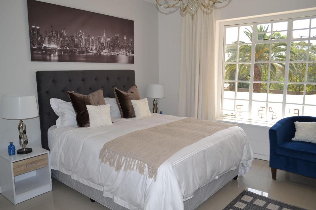 2 Woodmead Suites