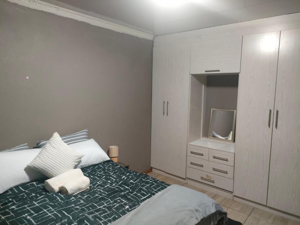 20 Ernest self catering
