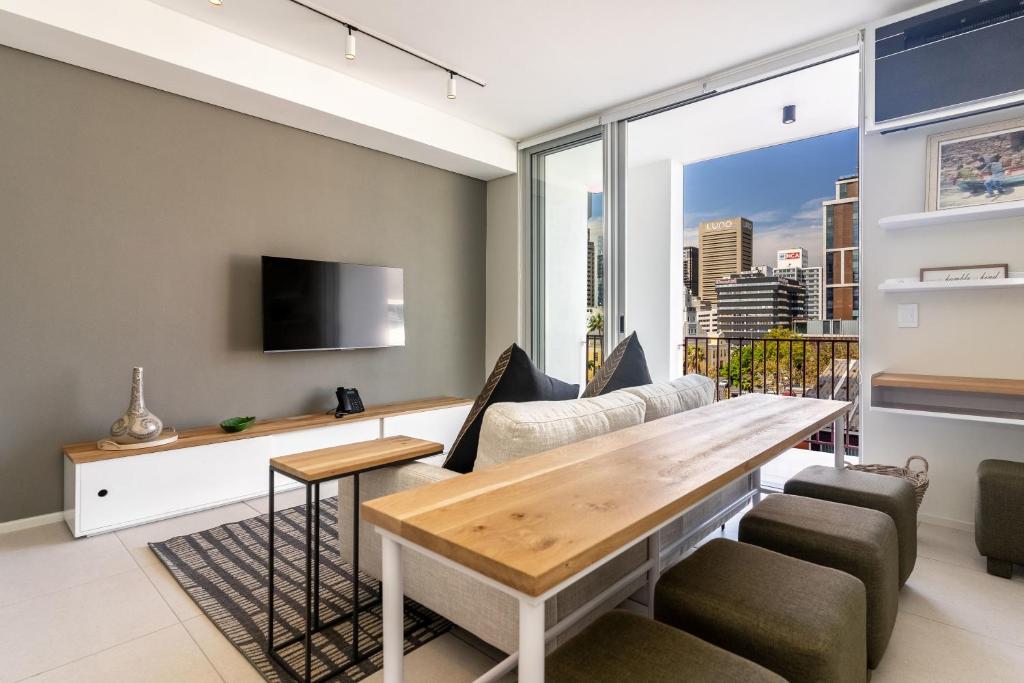 The Rose 201-2Bedroom Apartment with Rooftop Pool