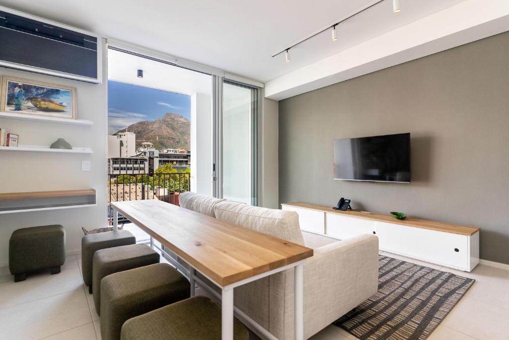 The Rose 202 -2Bedroom Apartment with Rooftop Pool