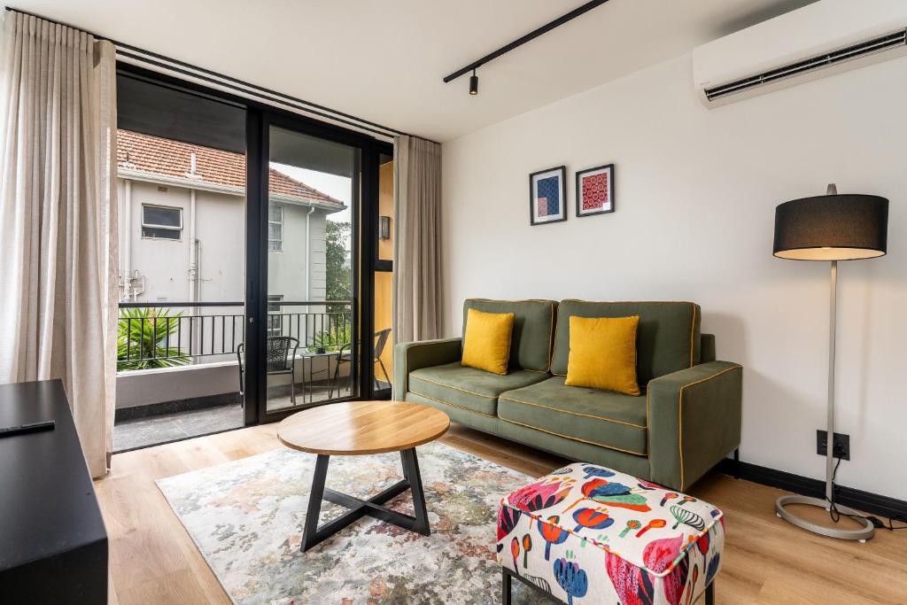 Sea Point 1 Bedroom Apartment - Private Balcony