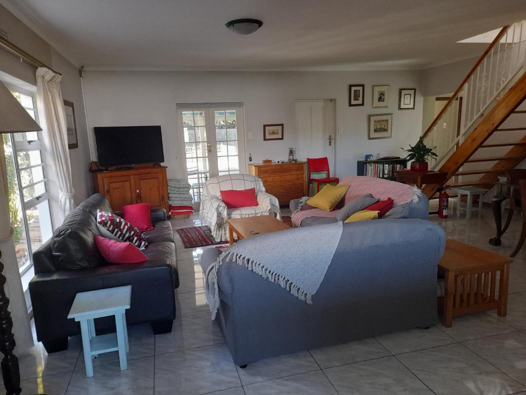 Spacious 5BR House near Davies Pool