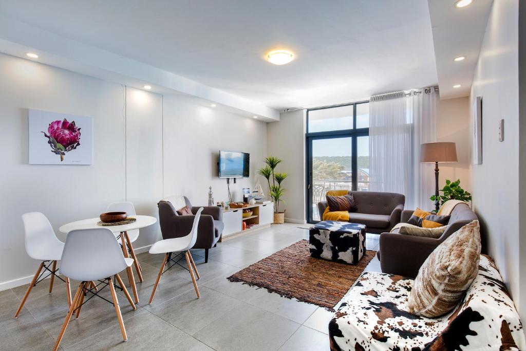 Stay at The Point - Harbour Heading Hideaway