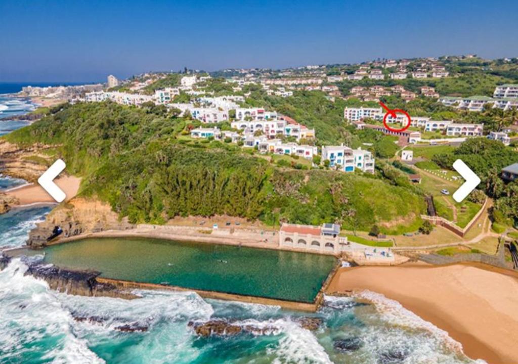 Santorini Ballito Kallisti- 3 Bedroom 2 bathroom a few steps from the Beach