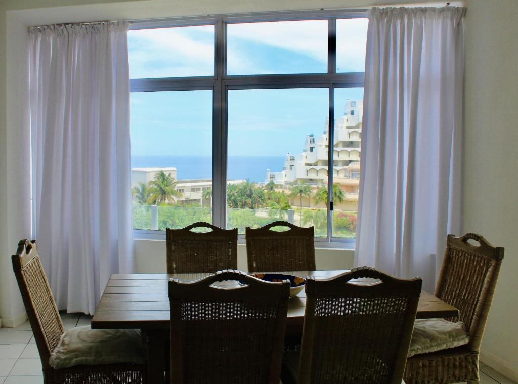 32 SEALODGE UMHLANGA Beachfront