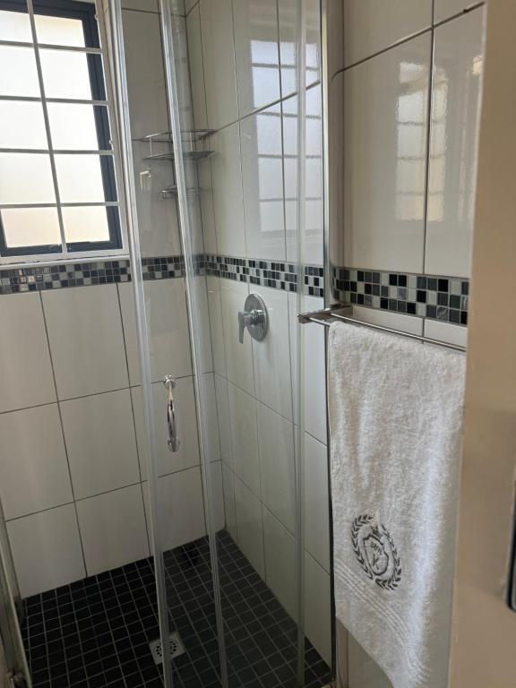 389b Beautiful Bachelor Cottage