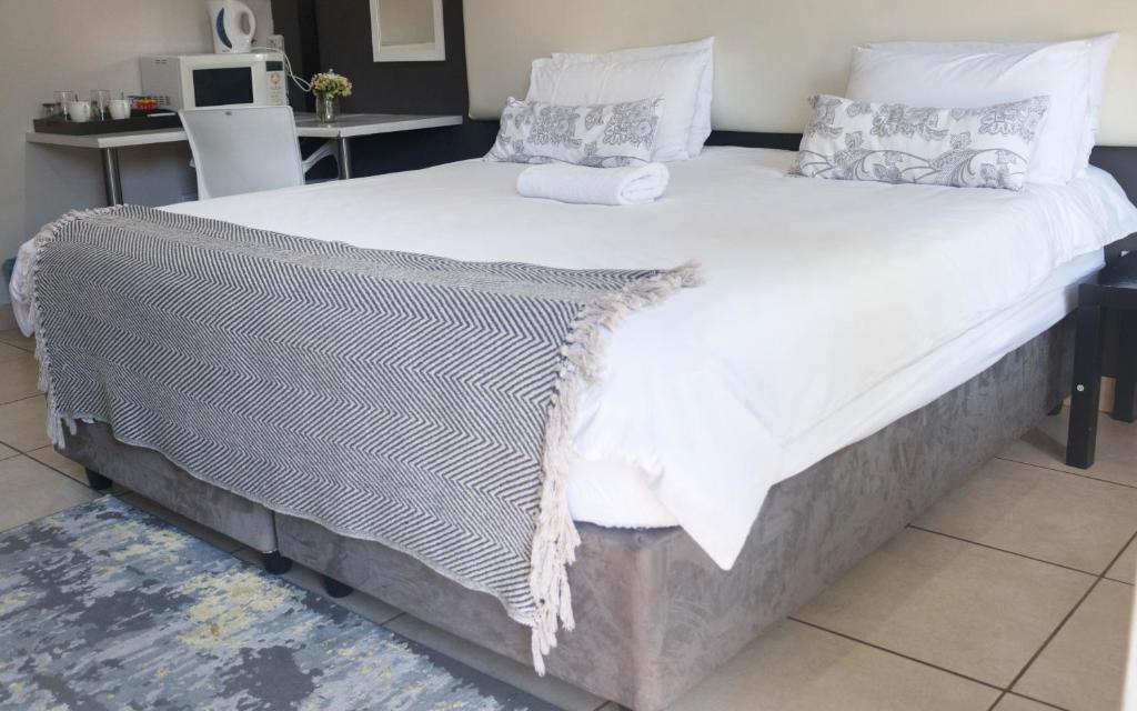 3 Liebeloft Guest House