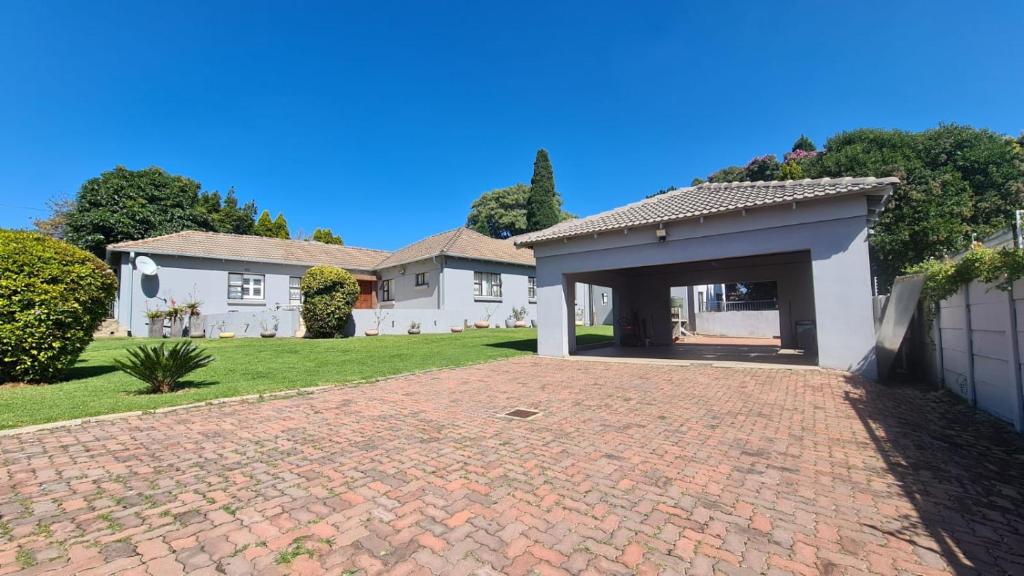 4 bedroom house in Glenhazel for family, friends and leisure