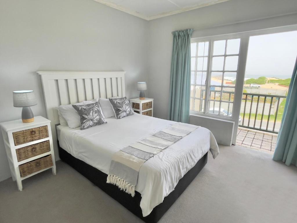 26 Settler Sands Beachfront Accommodation Sea View
