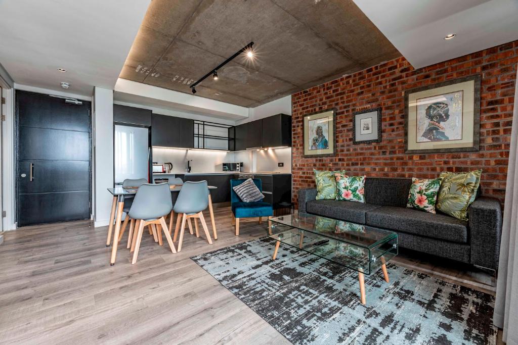 403 The Signature, De Waterkant