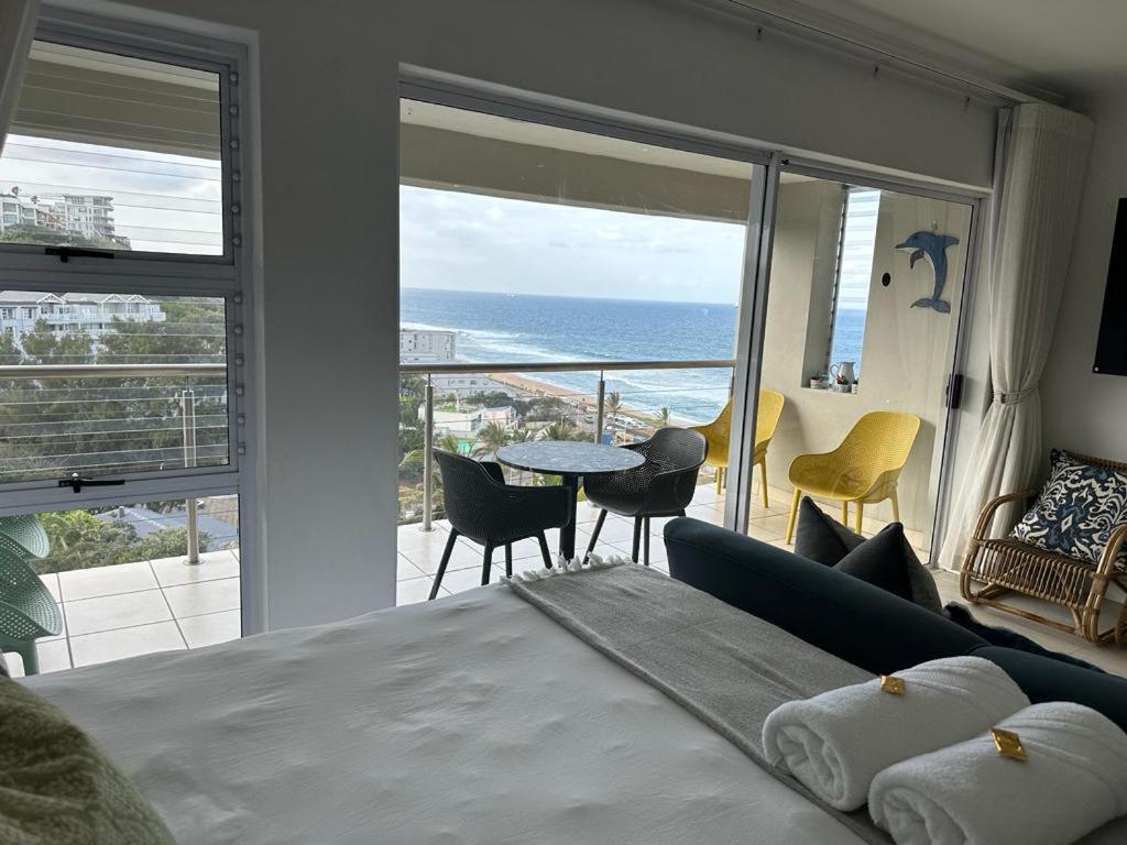 Umdloti Beachfront Resort 514 Penthouse - Spectacular Ocean & Breaker Views