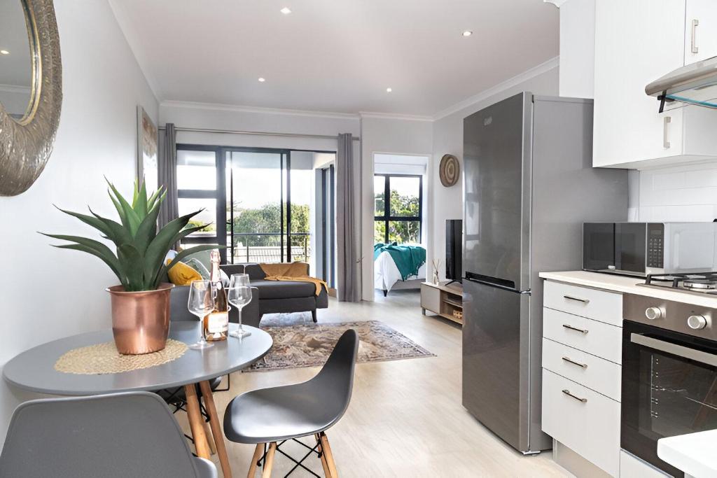 6 Atlantic Port - Cosy, modern 2-bedroom apartment - Blouberg