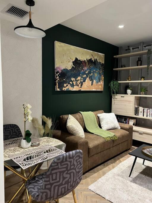 715 Foreshore Place Luxury Apartment-Cape Town CBD