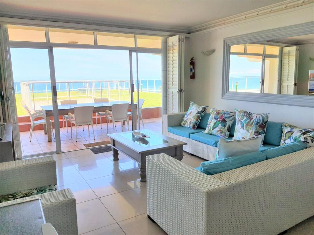 8 Glitter Bay Umhlanga Beachfront Amazing Views
