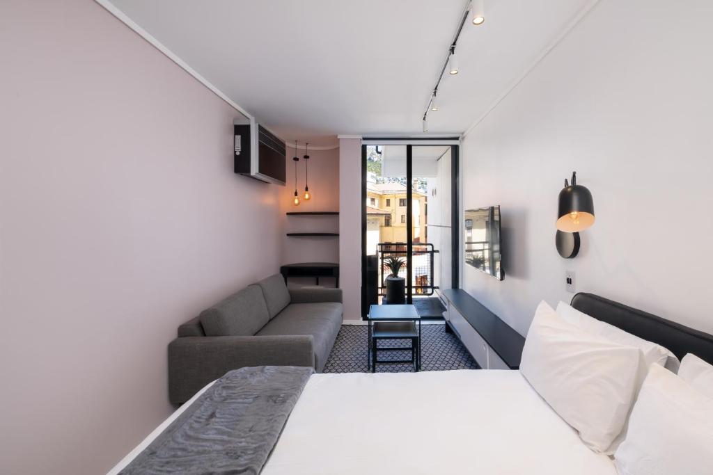 Flamingo 805:Top Floor Sea Point Studio Near Beach