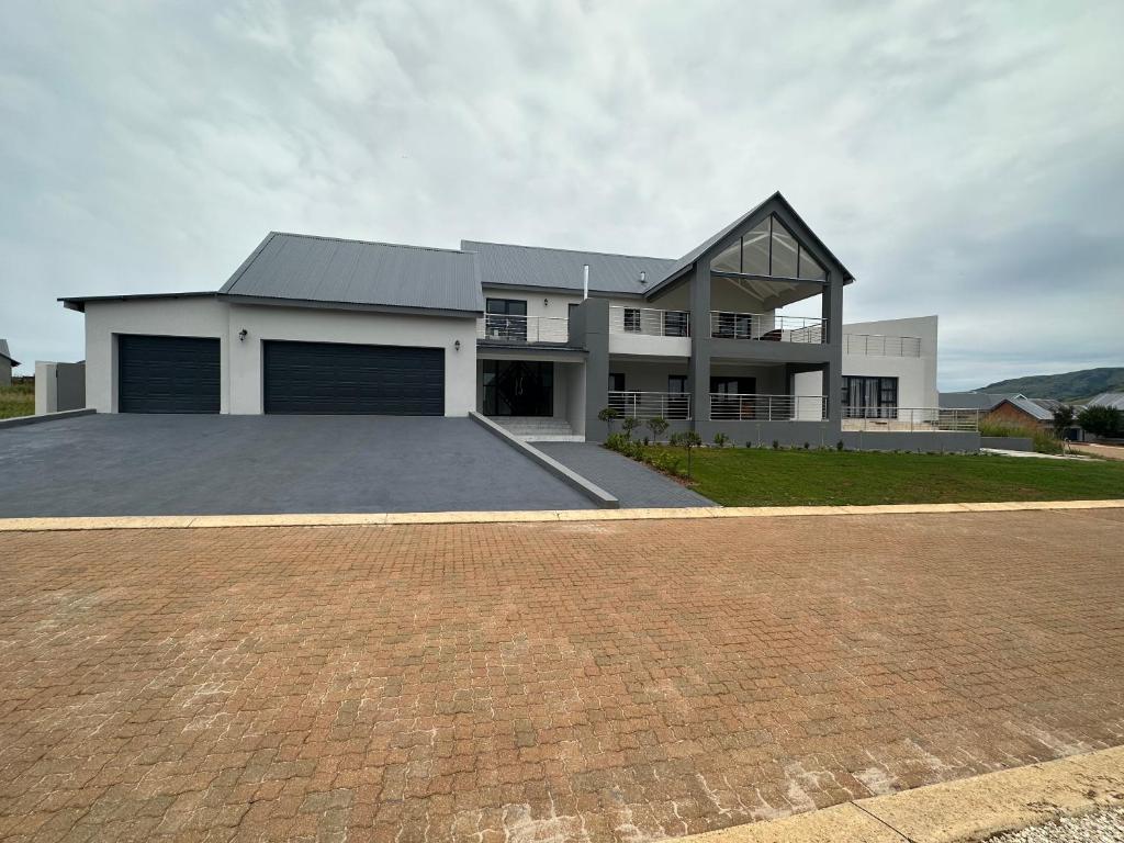 955 Highlands Gate Golf Estate