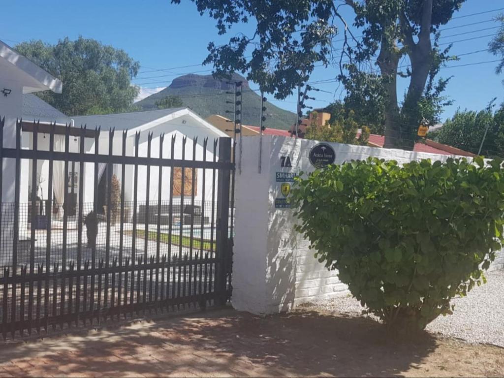 Acacia Home