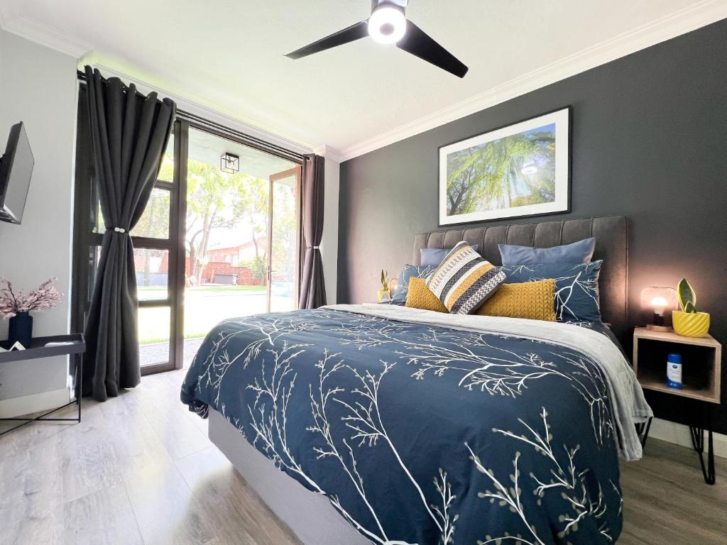 Afrique134 Willow Tree Private Garden Suite