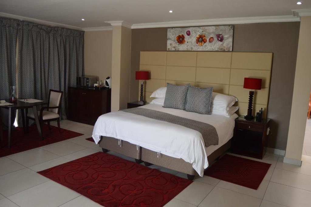 Airport Gardens Boutique Hotel