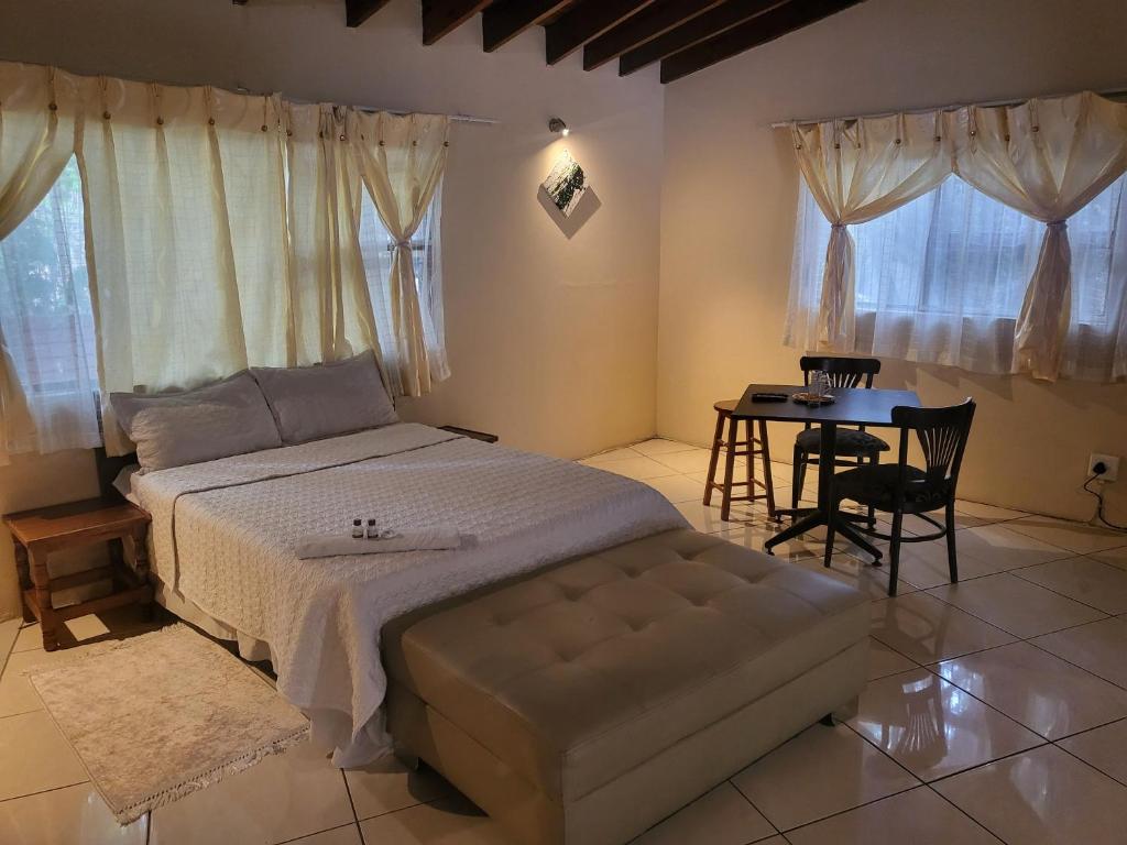 ALBATROSSWAYS LODGE