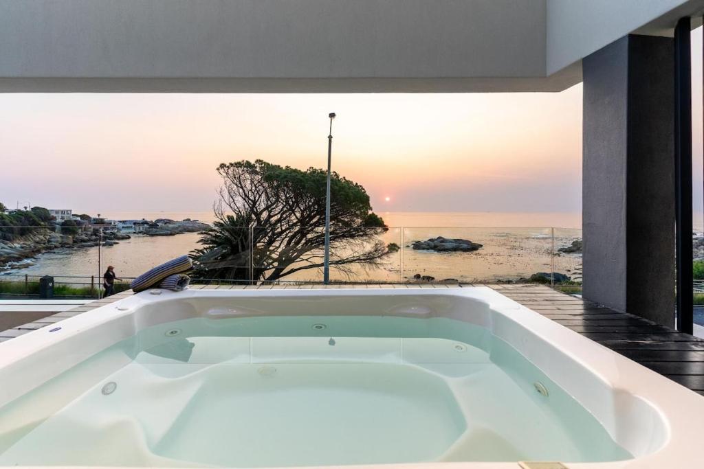 Amashe - Luxury Apartment with jacuzzi & sea views