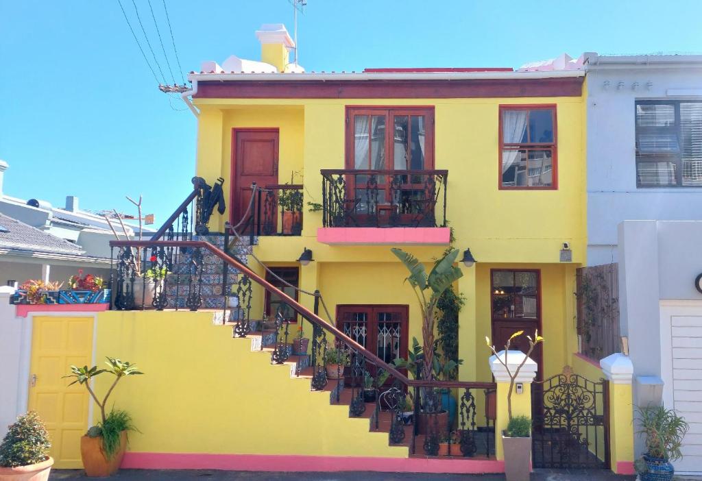 Ami Vine House
