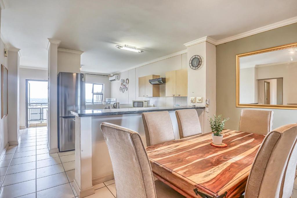An Elegant 2-Bedroom Apt in Sandton