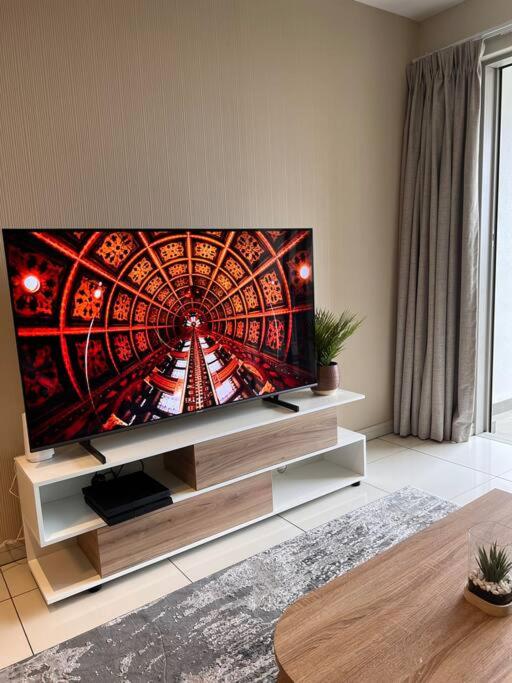 Tyrwhitt apartment