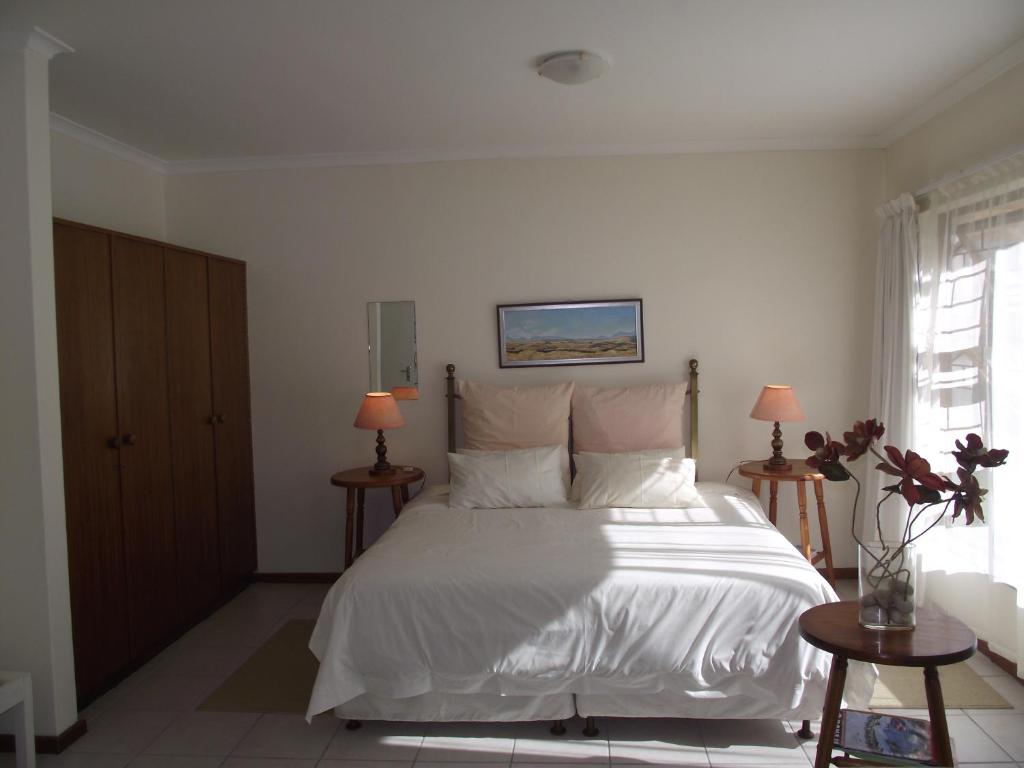 Hermanus At Rikis Self Catering