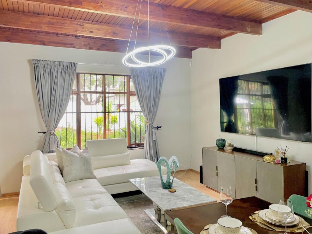 Avenue luxury home