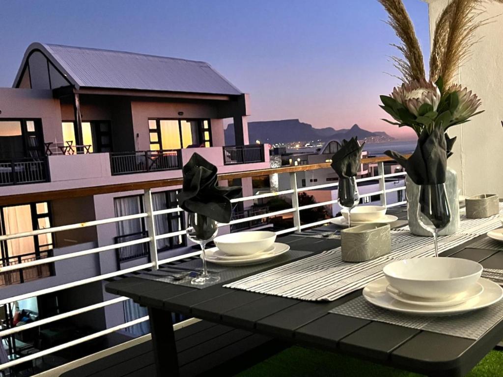 Azure 213 - Luxury 2 Bedroom Apartment