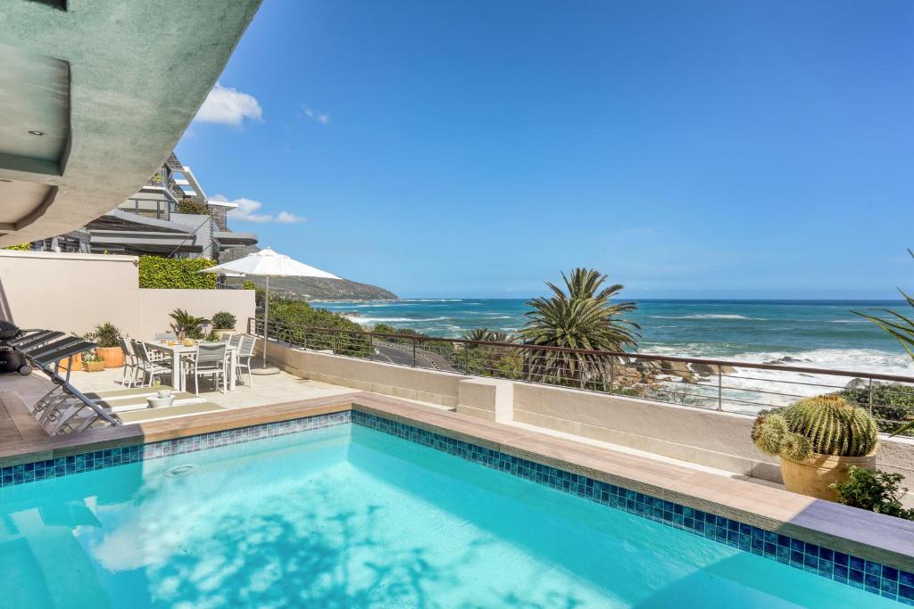 Bakoven Sunsets - Luxury Apt with sea views & pool