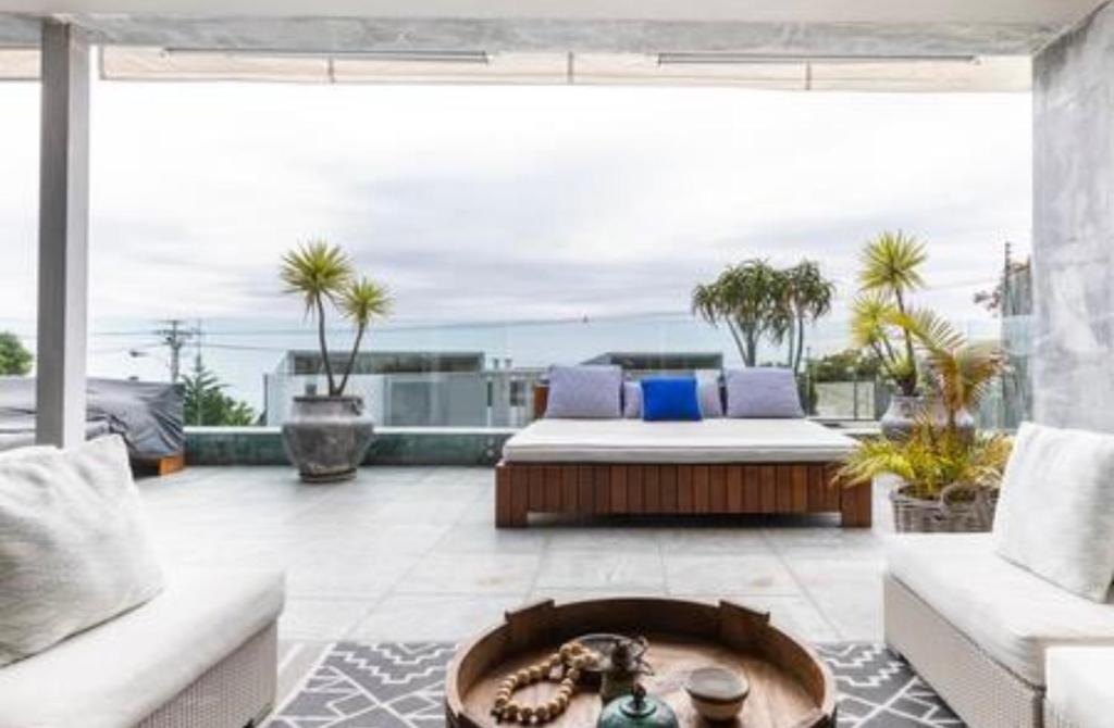 BALI SUITE in Camps Bay
