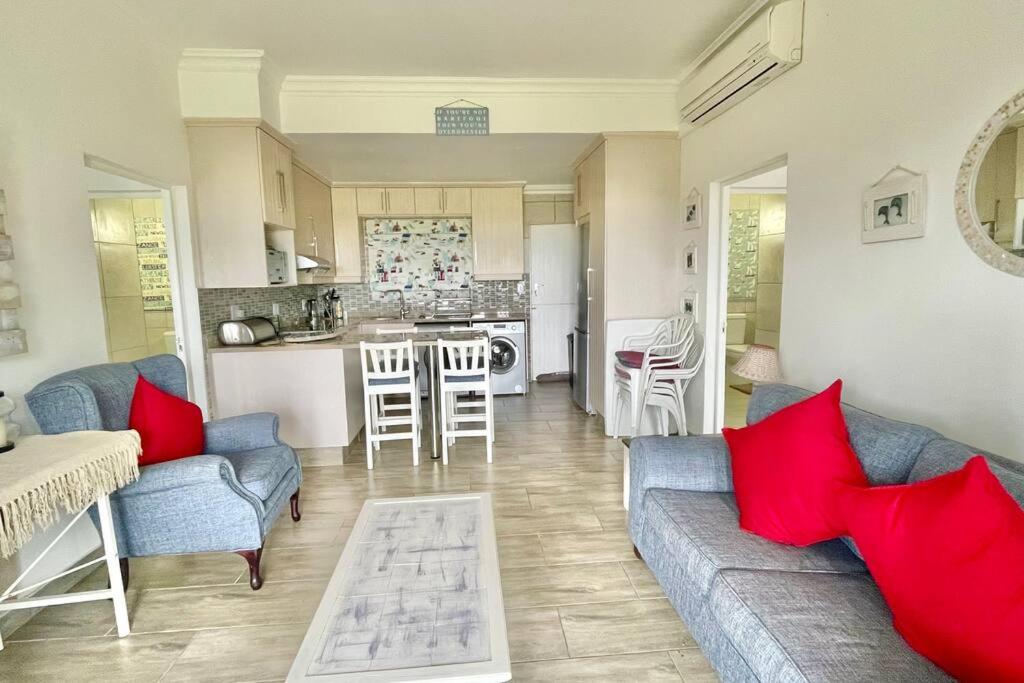 Barefoot Bay Pumula