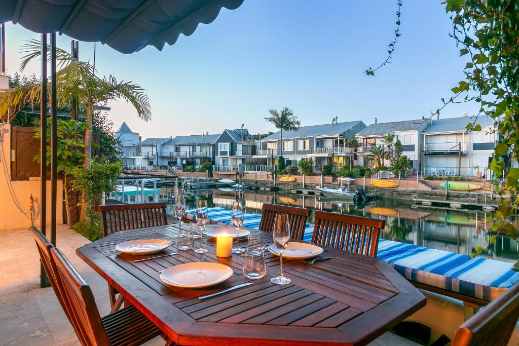 Barefoot Bliss At The Knysna Quays