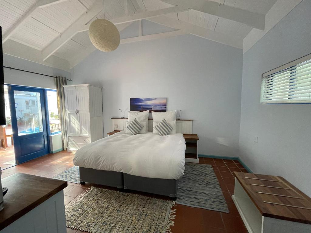 BlueSky Arniston Guest House
