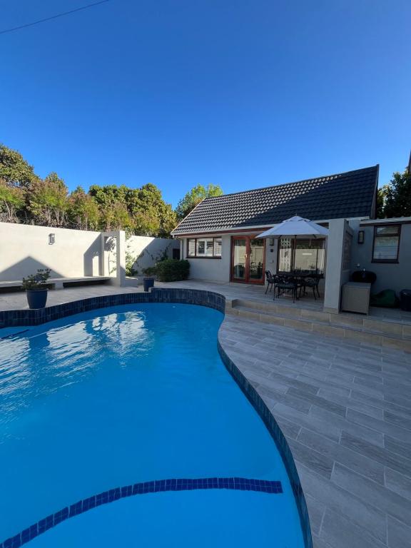 Branch & Vine Cottages - Constantia - formerly Pinoak cottages