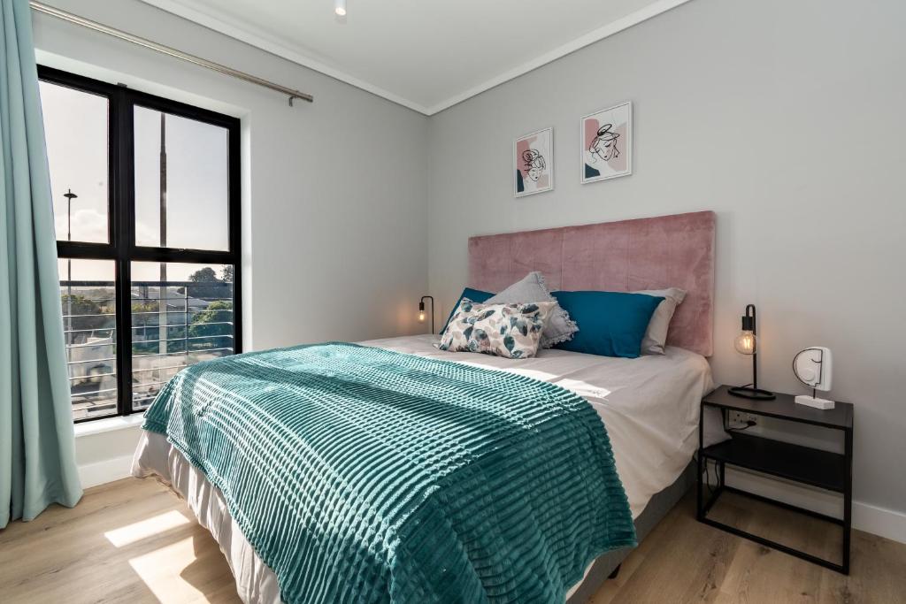 Burmeister 202 - 2 Bedroom Apartment Across from Ocean - Onsite Free Parking