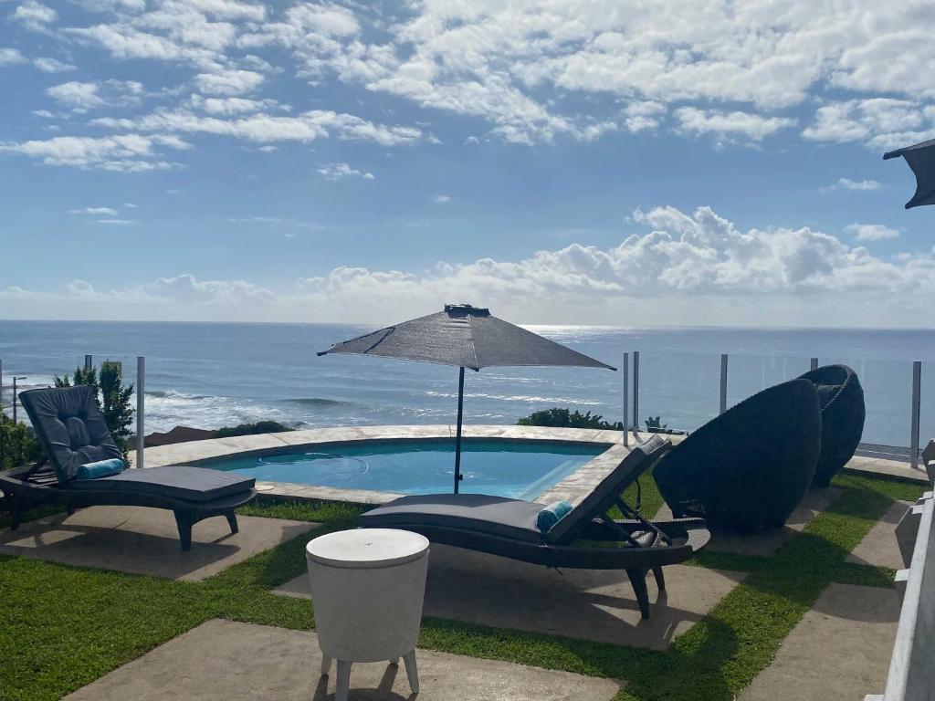 C'est La Vie Beach House