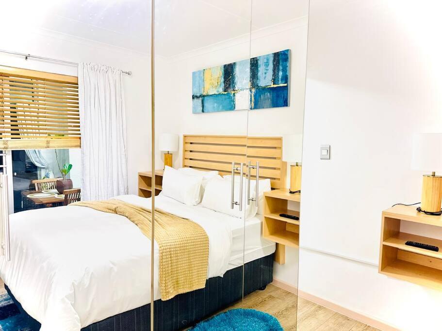 Caline-V Luxury beach Front Flat