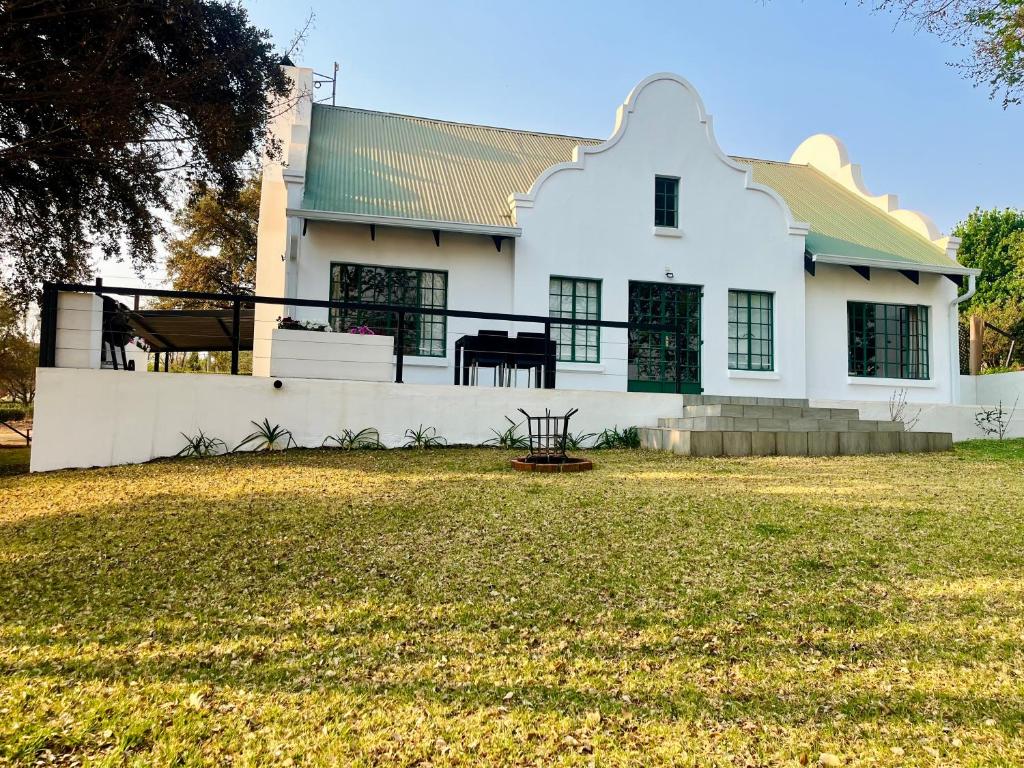 Cape-Dutch 2 Bedroom Home