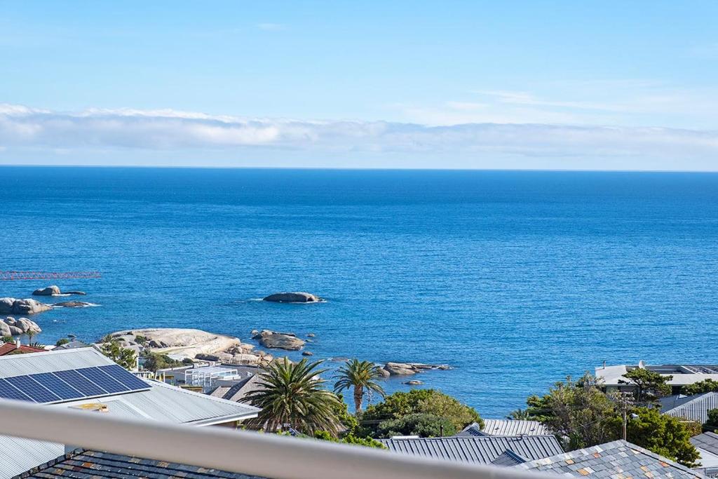 Stunning Sea View Apartment - Camps Bay