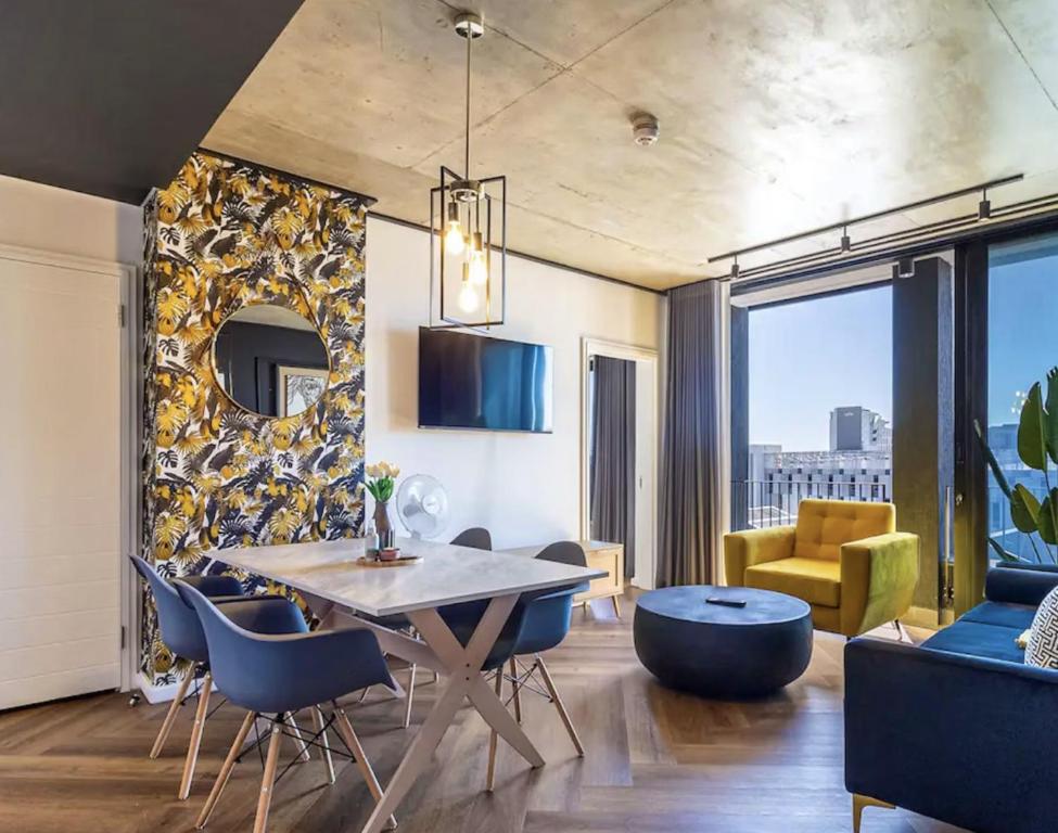 Century City Two Bedroom Bliss