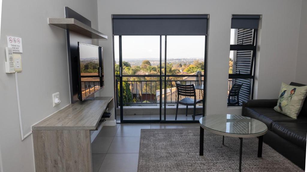 Charming 2 Bedroom Apartment High Speed Wifi